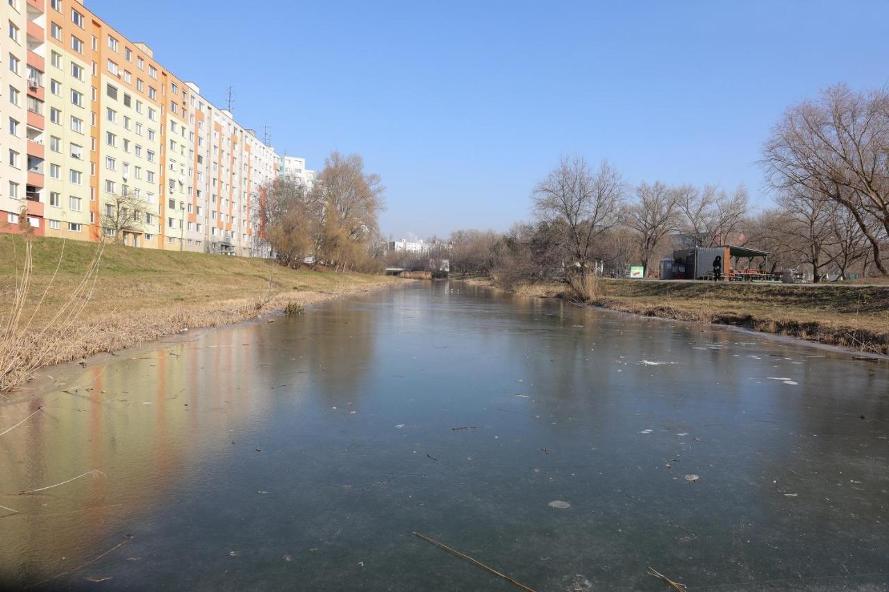 Sunny House Two Apartment Bratislava Bagian luar foto